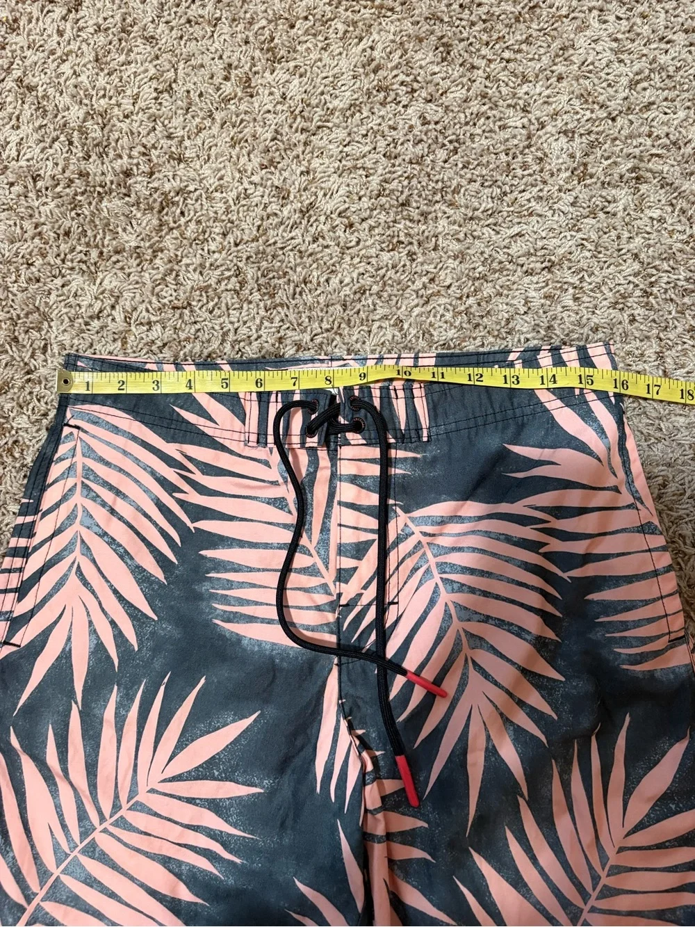American Eagle Palm Swim Trunk 10” men’s size small NWOT
